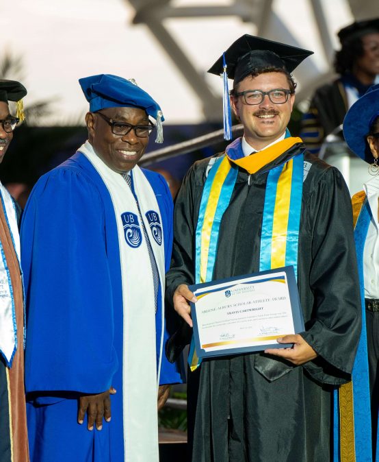 Travis Cartwright receives the Arlene Albury Scholar Ahtlete Award